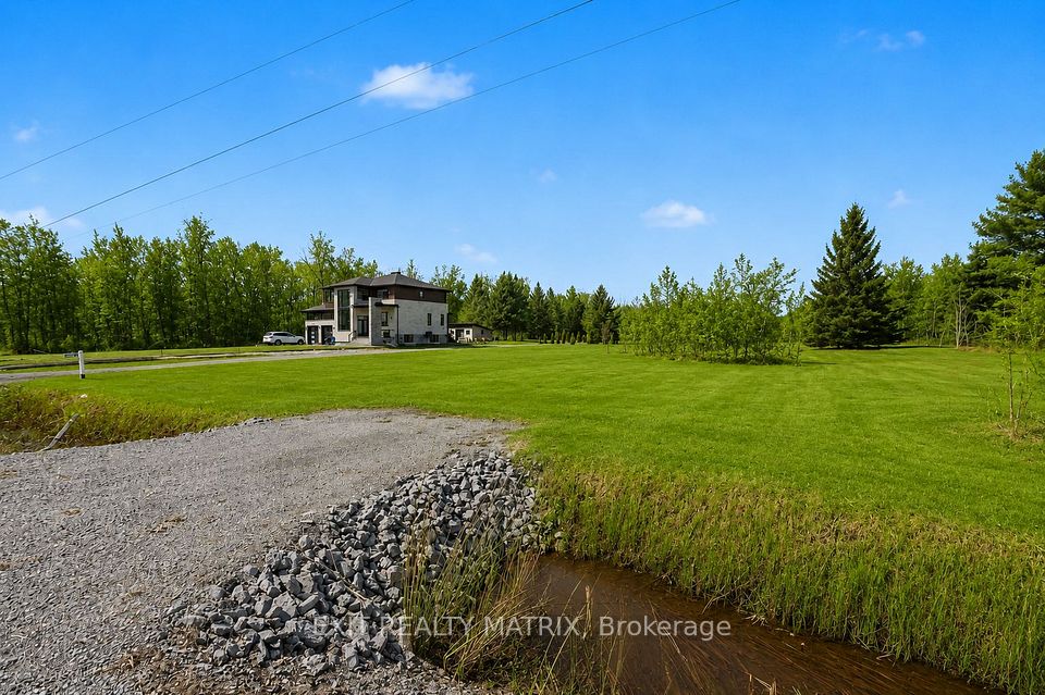 2080 Bouvier Road, Clarence-Rockland, ON K1A 1N0 10