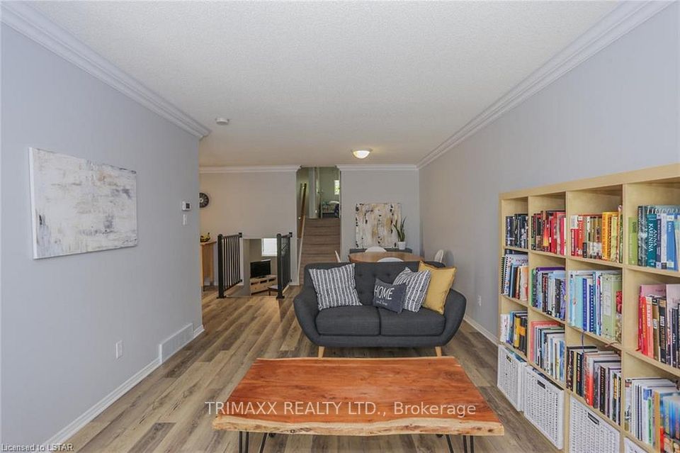 54 TANOAK Drive, London North, ON N6G 5A1 6