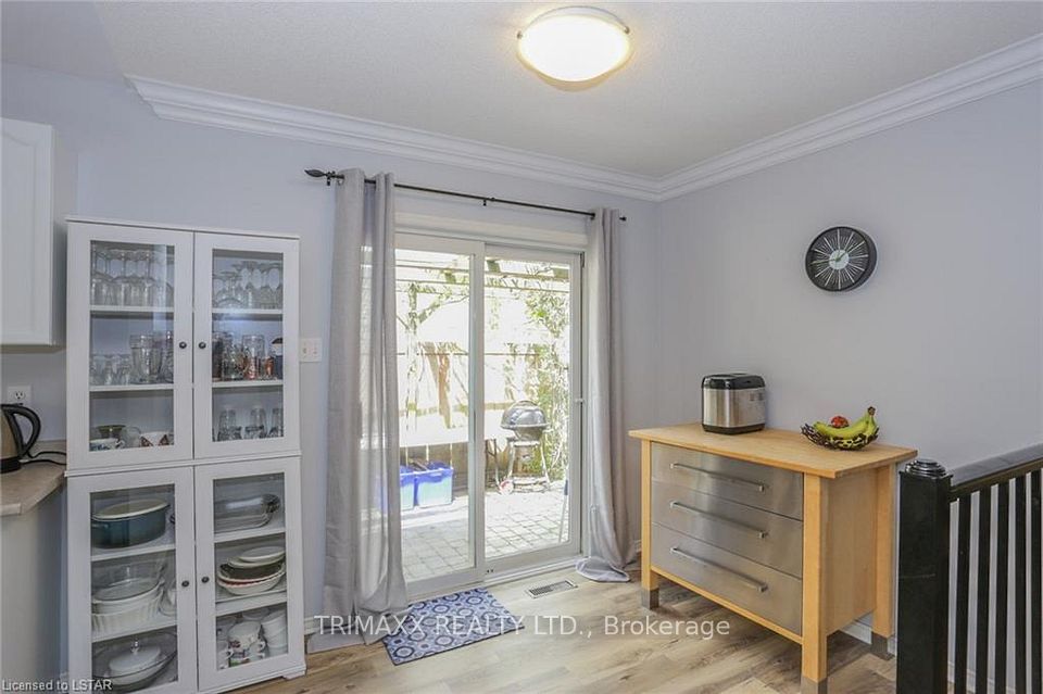 54 TANOAK Drive, London North, ON N6G 5A1 13