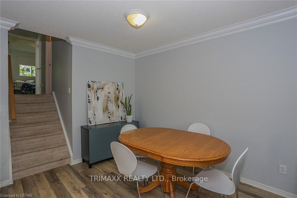 54 TANOAK Drive, London North, ON N6G 5A1 12