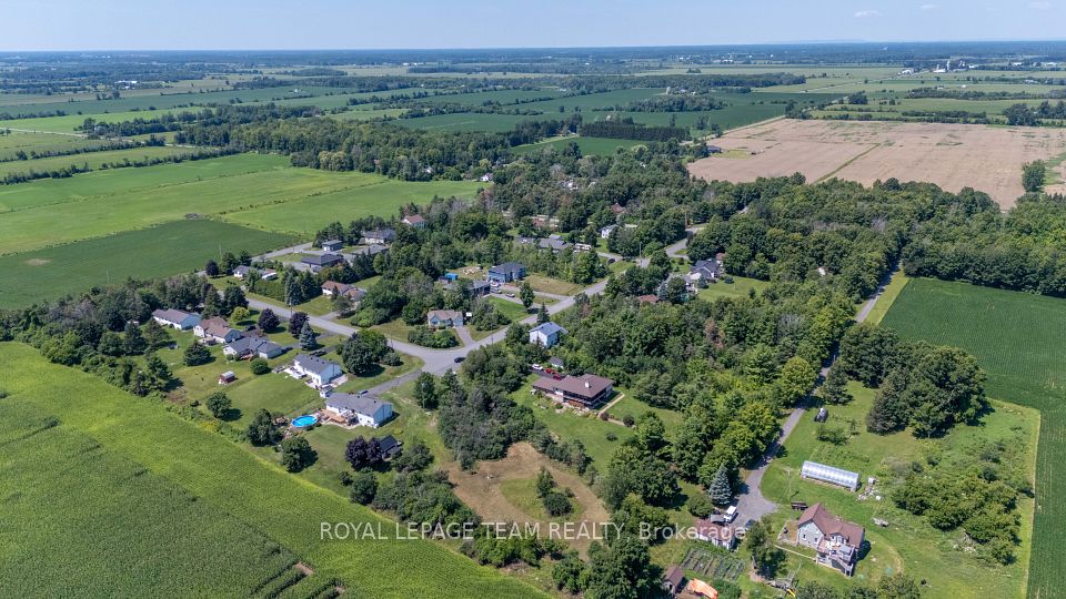31 SILVER FOX Crescent, North Dundas, ON K0C 2K0 2