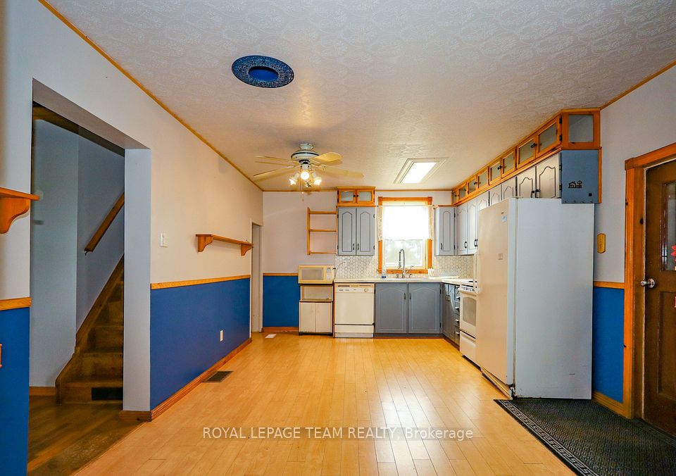 13585 County 9 Road, North Dundas, ON K0C 1H0 8