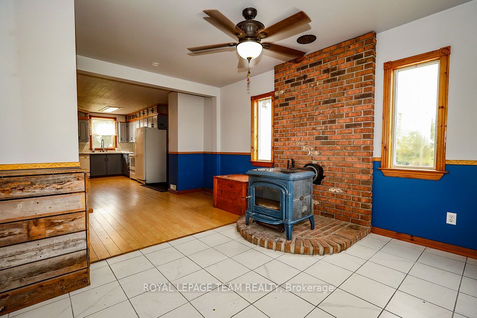 13585 County 9 Road, North Dundas, ON K0C 1H0 6