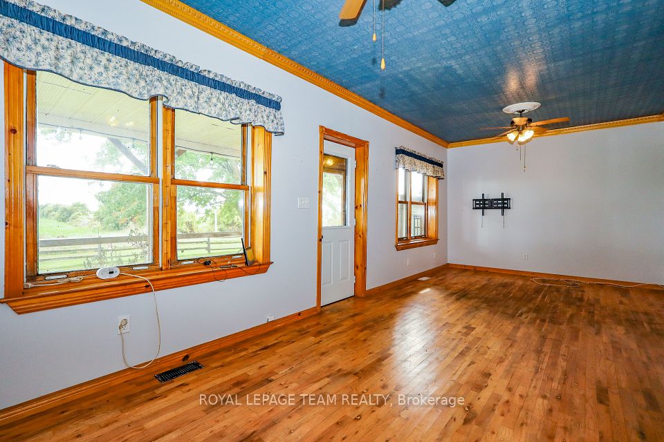13585 County 9 Road, North Dundas, ON K0C 1H0 11