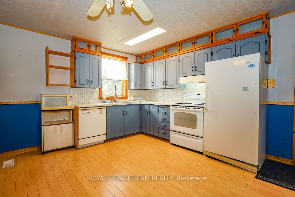 13585 County 9 Road, North Dundas, ON K0C 1H0 9