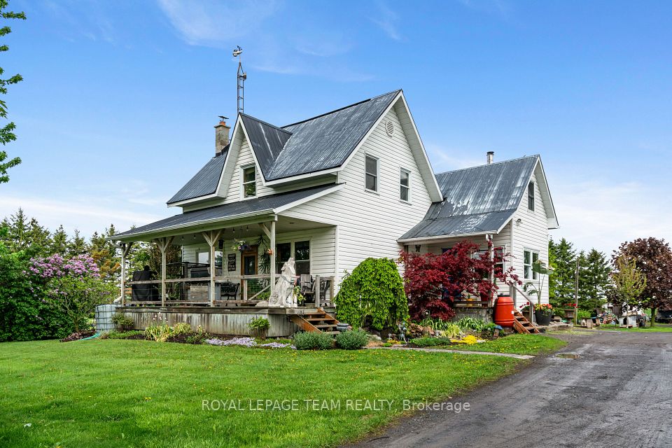 13585 County 9 Road, North Dundas, ON K0C 1H0 2