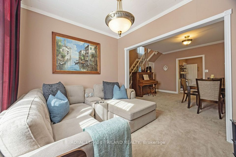 1030 York Street, London East, ON N5W 2T5 10