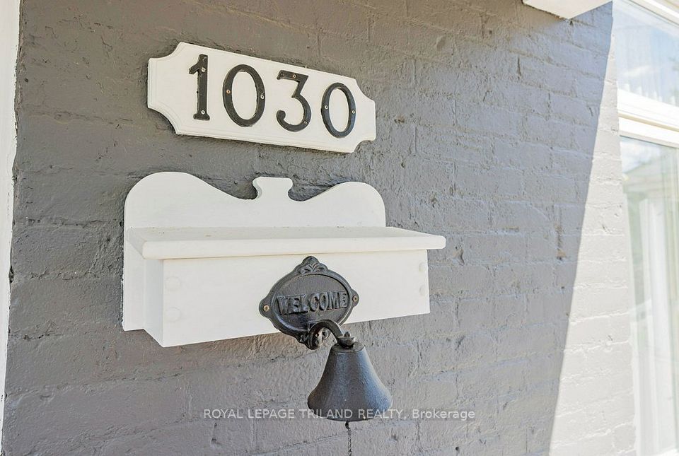1030 York Street, London East, ON N5W 2T5 4