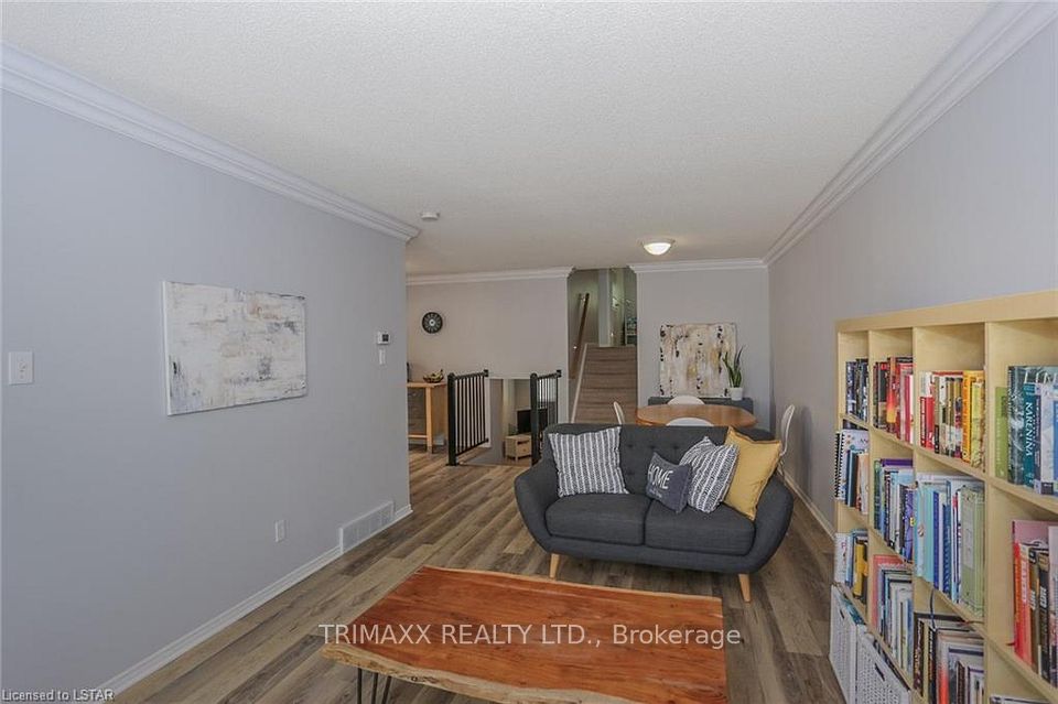 54 TANOAK Drive, London North, ON N6G 5A1 7