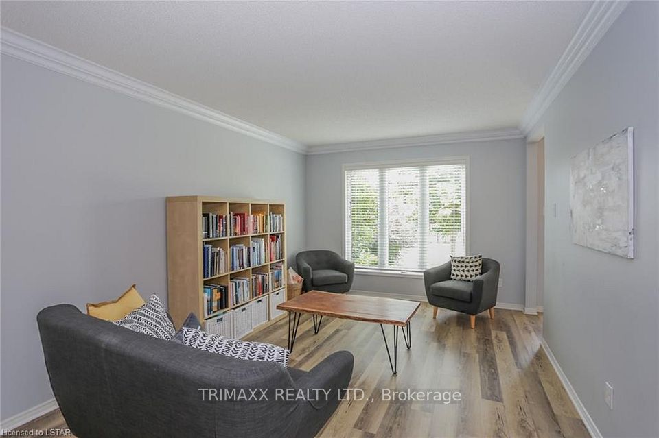 54 TANOAK Drive, London North, ON N6G 5A1 8