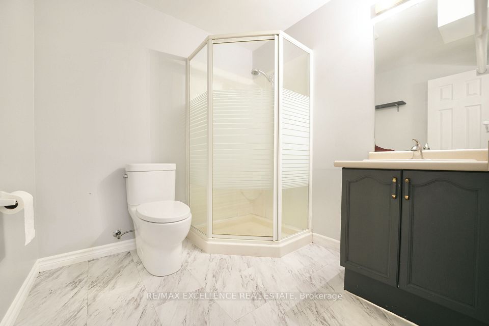 41 Roman Crescent, London East, ON N5V 4W4 22