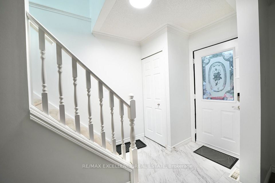 41 Roman Crescent, London East, ON N5V 4W4 5