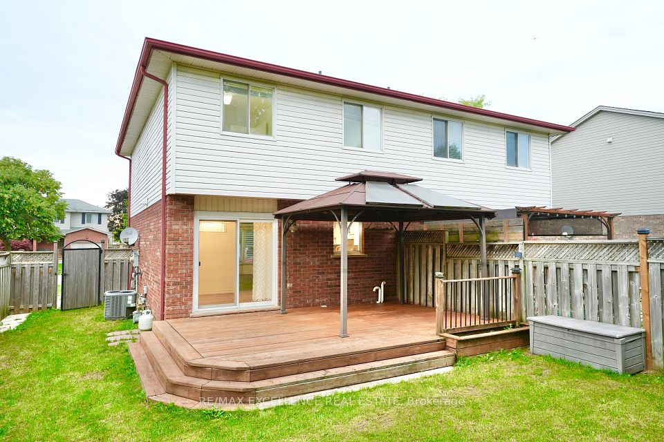 41 Roman Crescent, London East, ON N5V 4W4 24