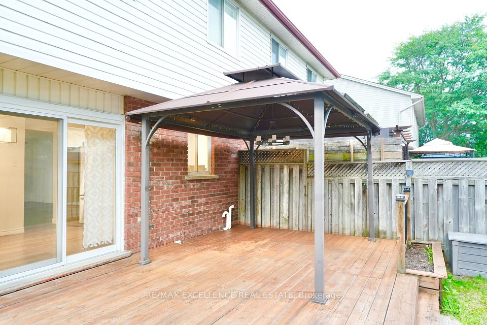 41 Roman Crescent, London East, ON N5V 4W4 25