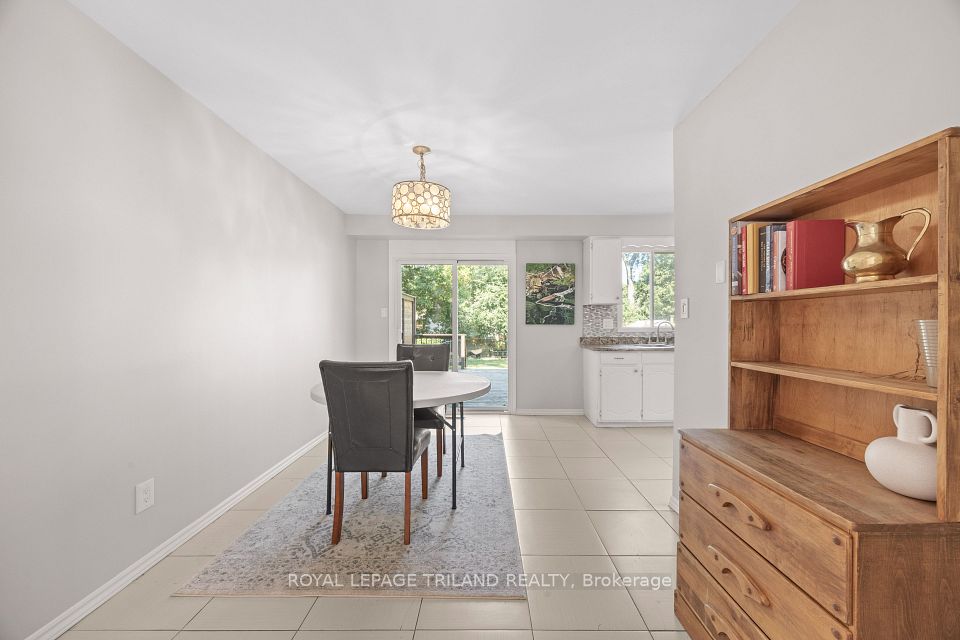 1769 Aldersbrook Road, London North, ON N6G 3E2 7