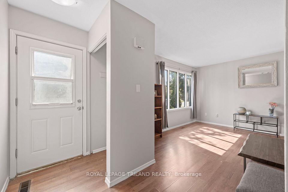 1769 Aldersbrook Road, London North, ON N6G 3E2 4