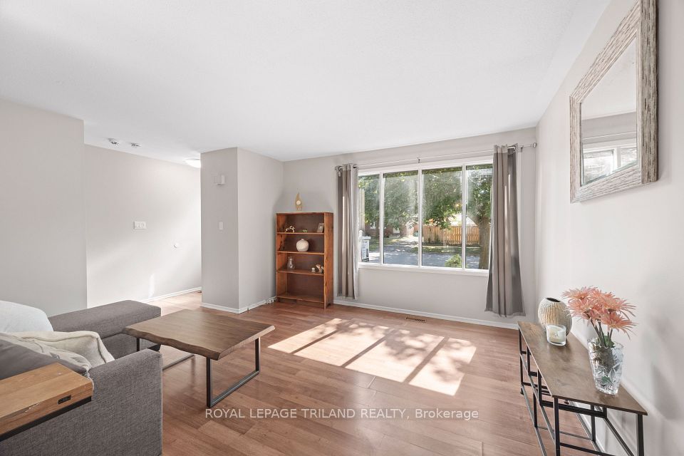 1769 Aldersbrook Road, London North, ON N6G 3E2 5