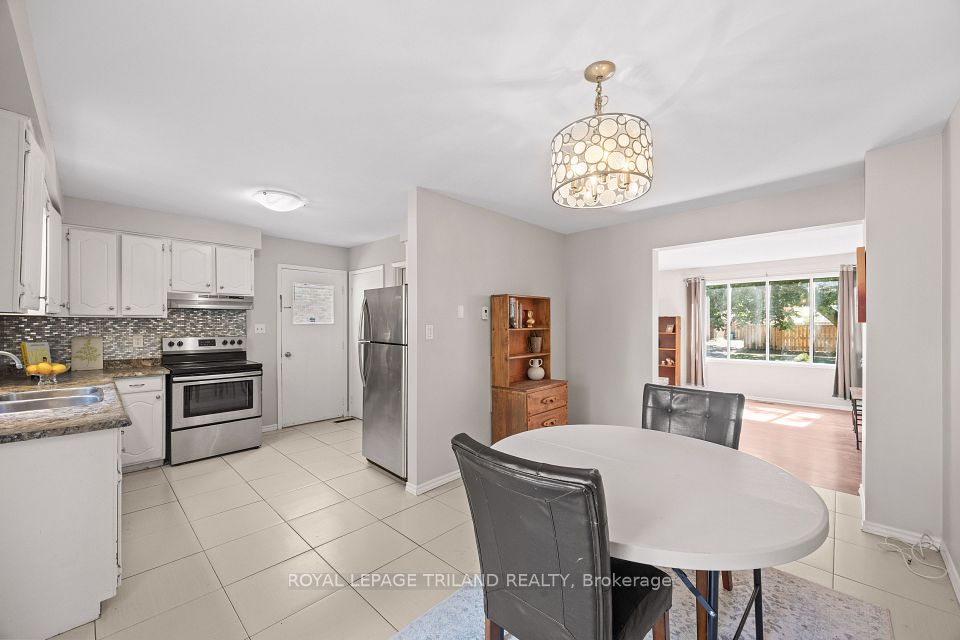 1769 Aldersbrook Road, London North, ON N6G 3E2 9
