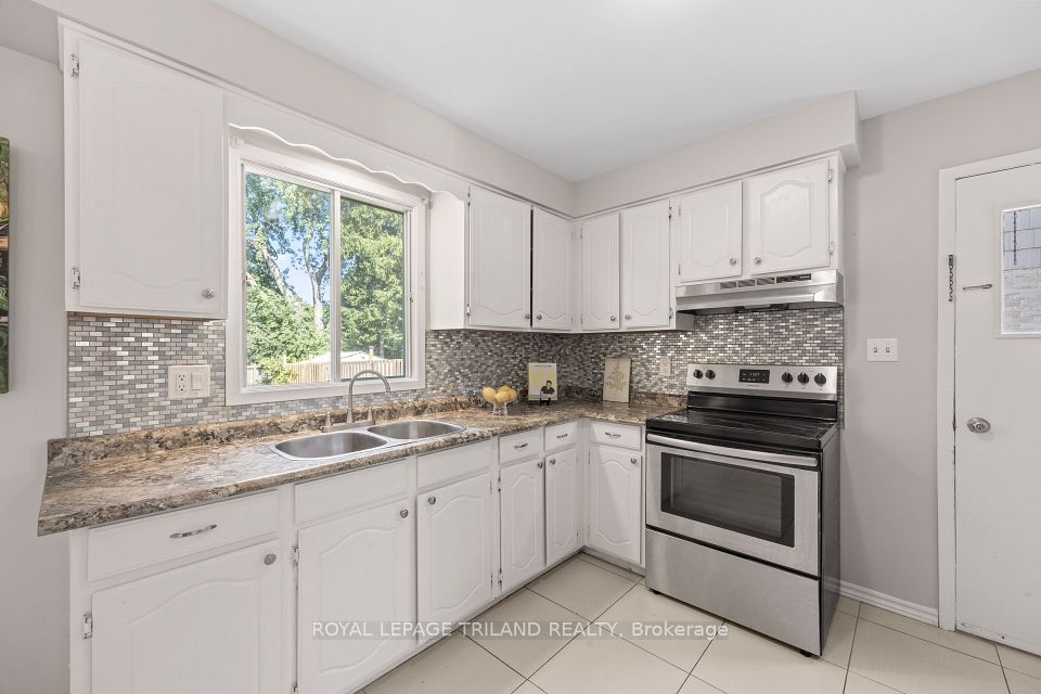 1769 Aldersbrook Road, London North, ON N6G 3E2 12