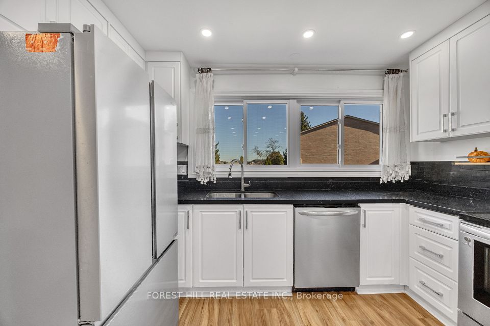 1238 LIMBERLOST Road 40, London North, ON N6G 3A5 17