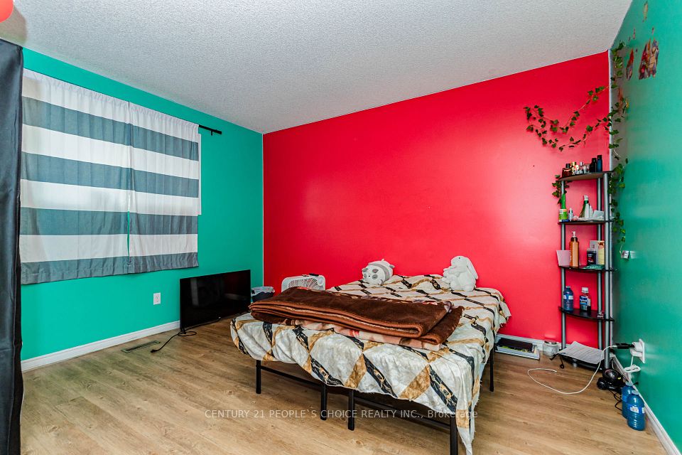 29 Julia Court, London East, ON N5V 4X1 18
