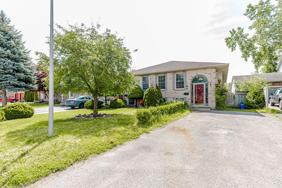 29 Julia Court, London East, ON N5V 4X1 2