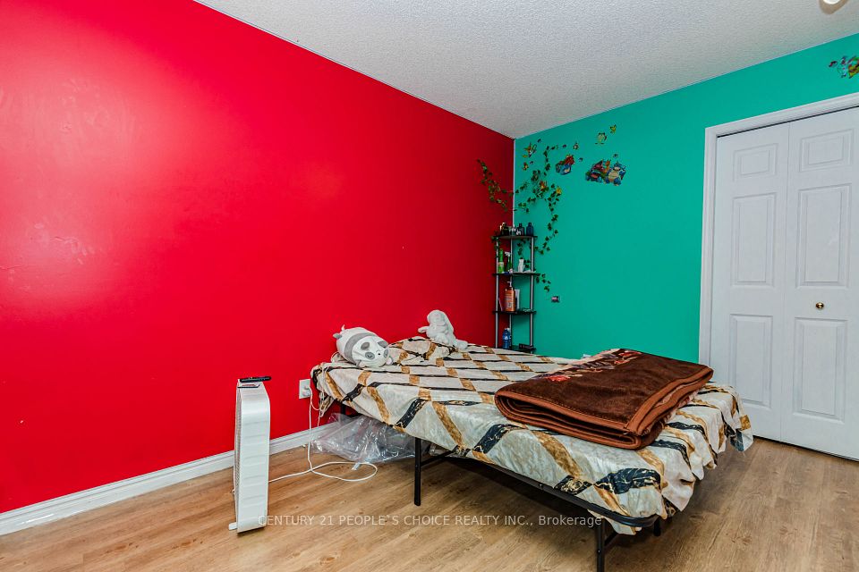 29 Julia Court, London East, ON N5V 4X1 19