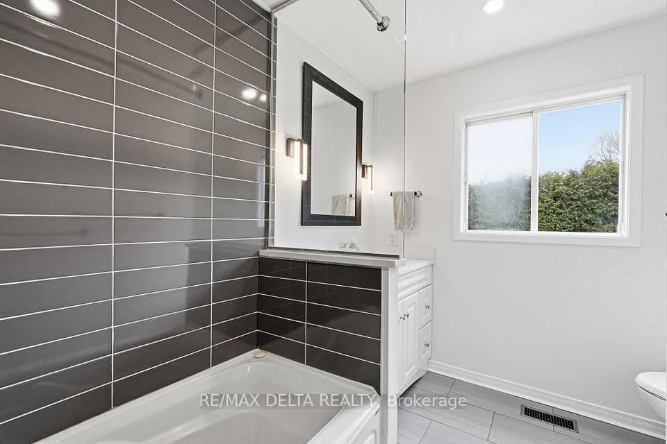 934 Cote Street, Clarence-Rockland, ON K4K 1J9 17