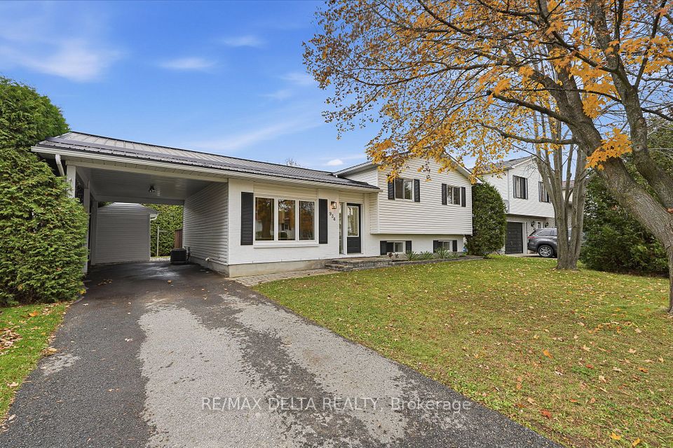 Detached at 934 Cote Street, Clarence-Rockland, ON K4K 1J9