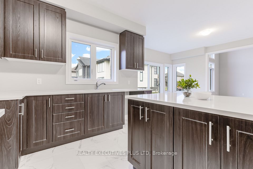 15 Venture Way, Thorold, ON L2V 0G9 10