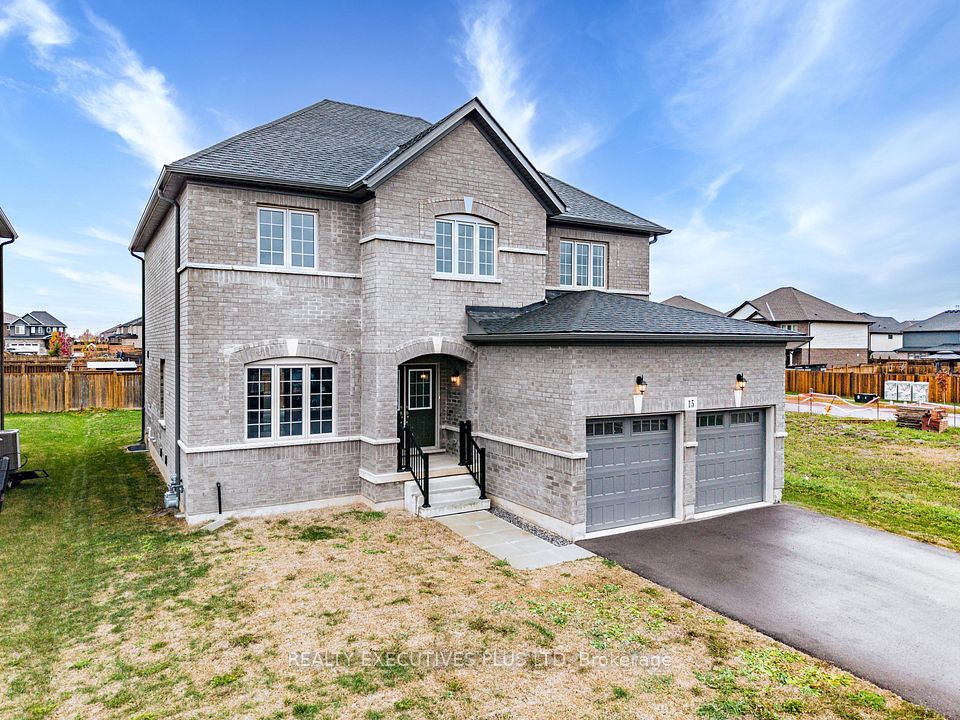 15 Venture Way, Thorold, ON L2V 0G9 2