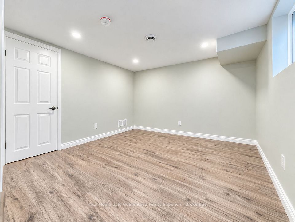 3 RAMSEY Street Lower, St. Catharines, ON L2N 2K2 6