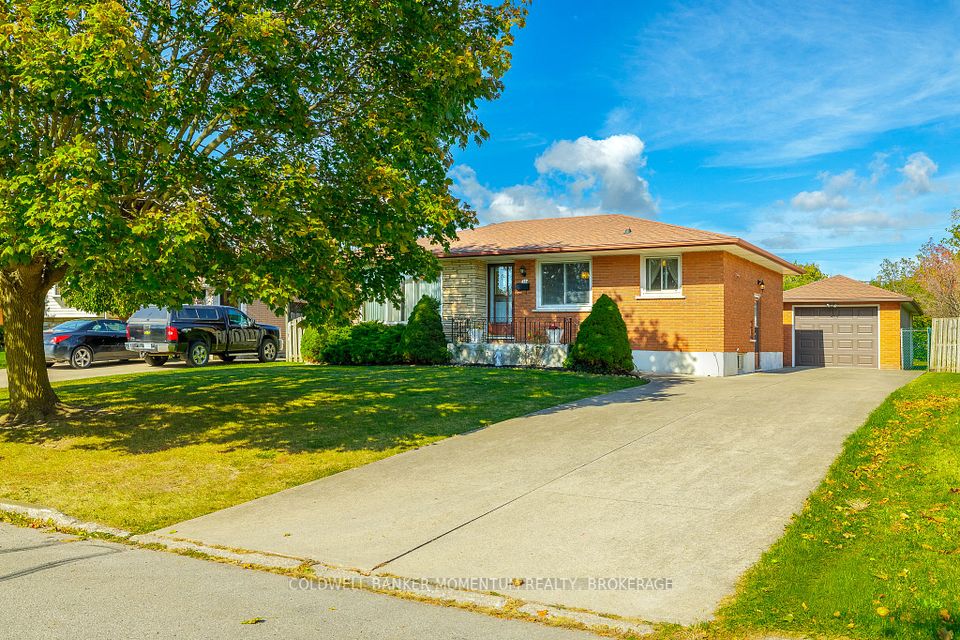 70 Rose Avenue, Thorold, ON L2V 3C8 2