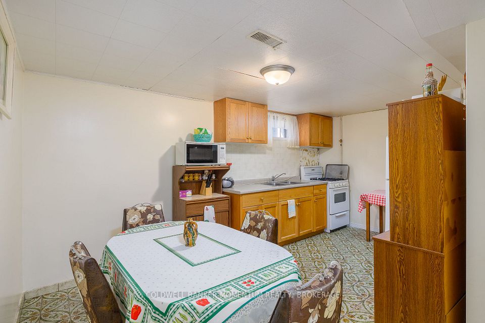 70 Rose Avenue, Thorold, ON L2V 3C8 19