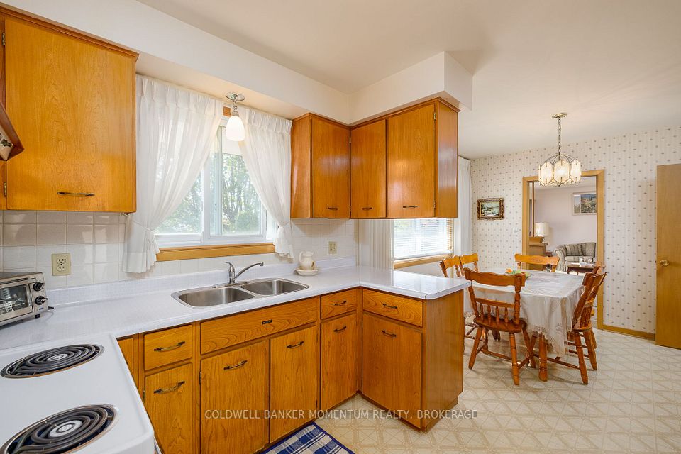 70 Rose Avenue, Thorold, ON L2V 3C8 12