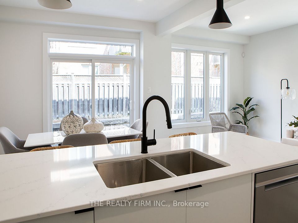 1570 Coronation Drive 2, London North, ON N6G 5P6 8