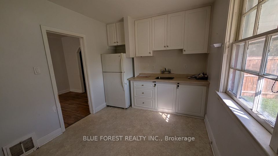 57 Homan Street, London East, ON N5Z 1A9 10