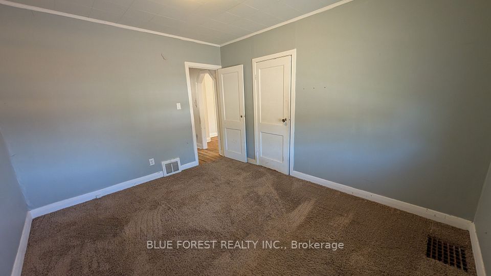 57 Homan Street, London East, ON N5Z 1A9 6