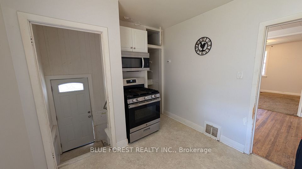 57 Homan Street, London East, ON N5Z 1A9 11