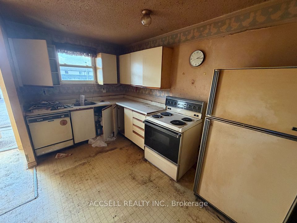 1919 Trafalgar Street 73, London East, ON N5V 1A1 3