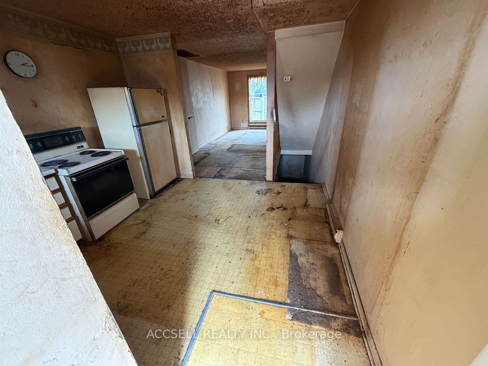 1919 Trafalgar Street 73, London East, ON N5V 1A1 2