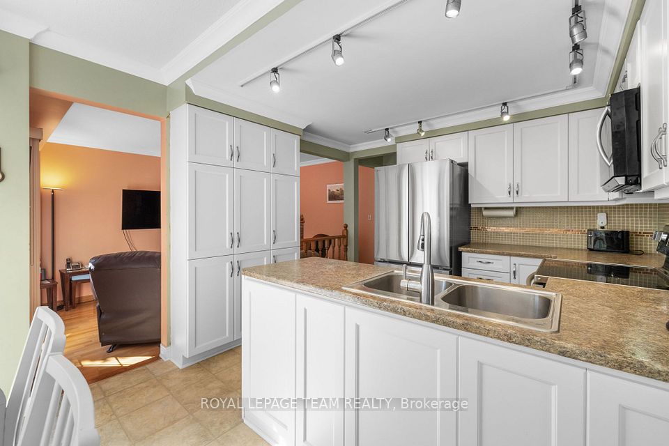67 Holitman Drive, Barrhaven, ON K2J 2S5 15