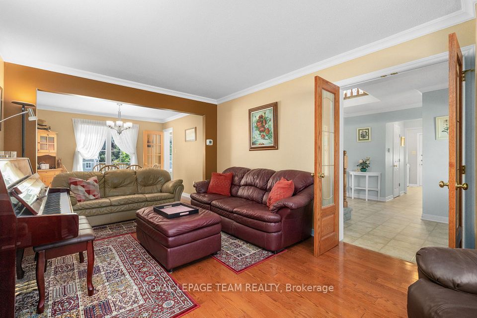 67 Holitman Drive, Barrhaven, ON K2J 2S5 9