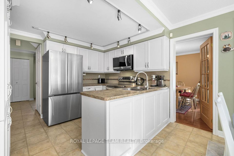 67 Holitman Drive, Barrhaven, ON K2J 2S5 16