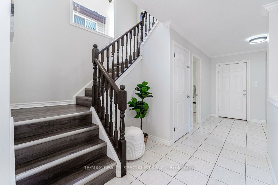 1435 Mickleborough Drive, London North, ON N6G 5R5 25