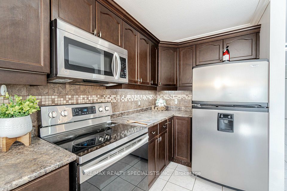 1435 Mickleborough Drive, London North, ON N6G 5R5 15
