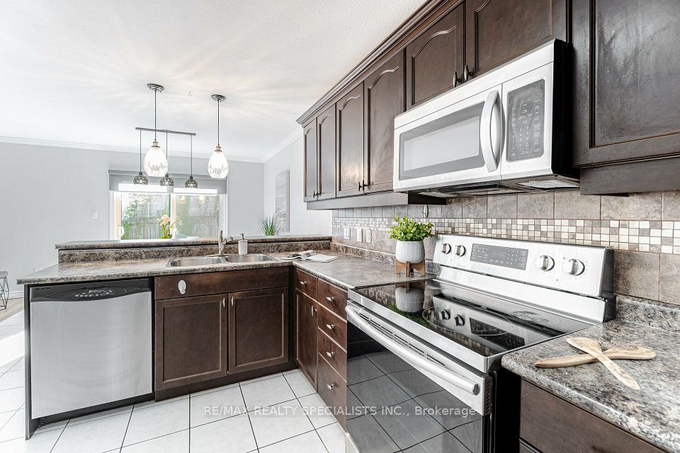 1435 Mickleborough Drive, London North, ON N6G 5R5 14