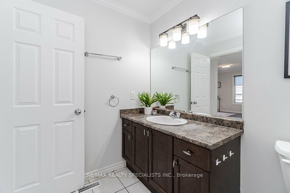 1435 Mickleborough Drive, London North, ON N6G 5R5 24