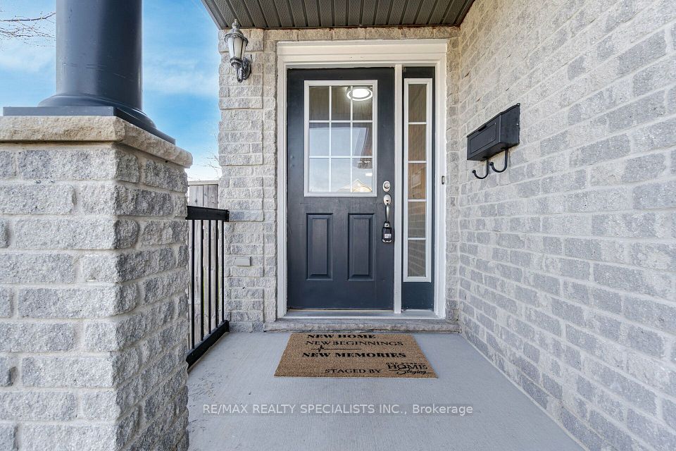 1435 Mickleborough Drive, London North, ON N6G 5R5 4