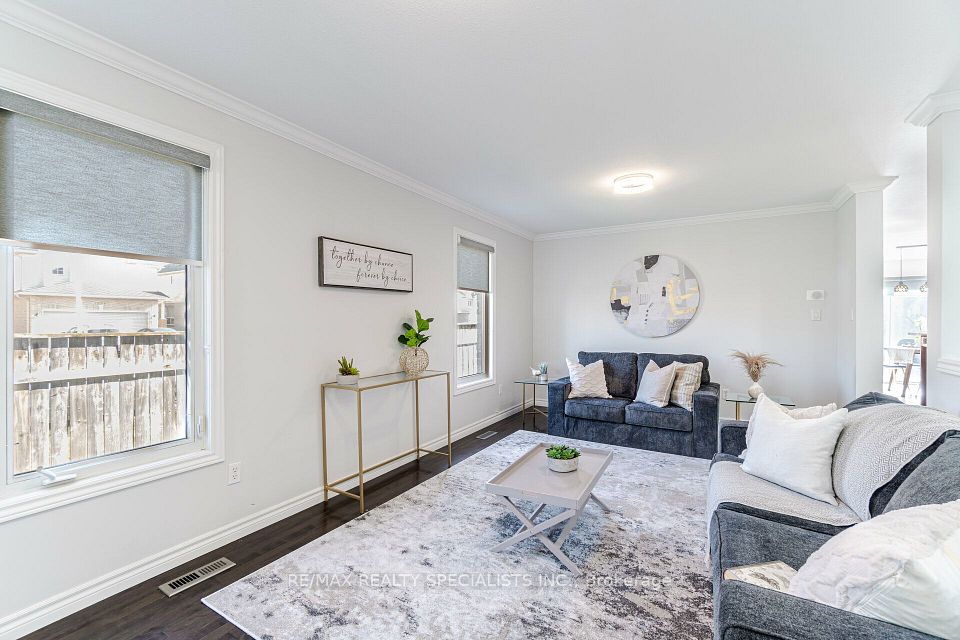 1435 Mickleborough Drive, London North, ON N6G 5R5 8